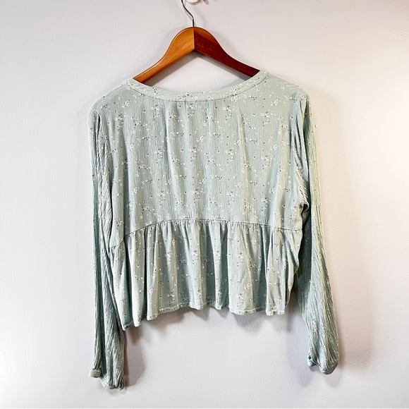 SO Flowy Crop Top - Picture 3 of 6